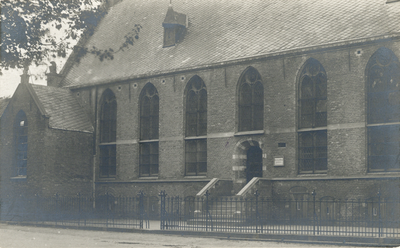 4908 Gezicht op de Leeuwenberghkerk (Servaasbolwerk) te Utrecht.